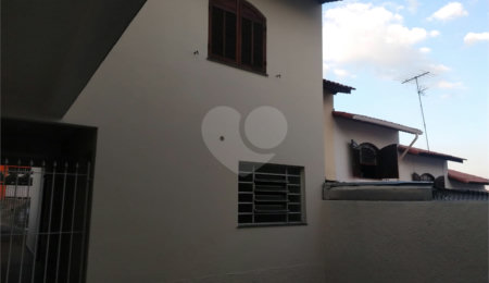 Sobrado à venda com 3 quartos, sendo 1 suíte,  em Tremembé, São Paulo, SP