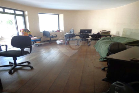 Cobertura à venda ou para alugar com 7 quartos, sendo 2 suítes, em Vila Andrade, São Paulo, SP