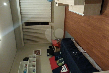 Sobrado à venda com 3 suítes em Vila Nivi, São Paulo, SP