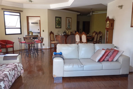 Apartamento à venda com 3 quartos, sendo 1 suíte, no Centro, Araraquara, SP