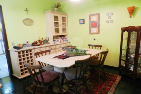 Casa de Vila à venda com 5 quartos, sendo 2 suítes, em Jardim Marajoara, São Paulo, SP