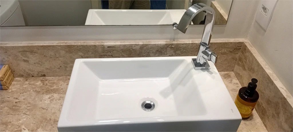 Apartamento à venda com 3 quartos, sendo 1 suíte,  em Vila Andrade, São Paulo, SP