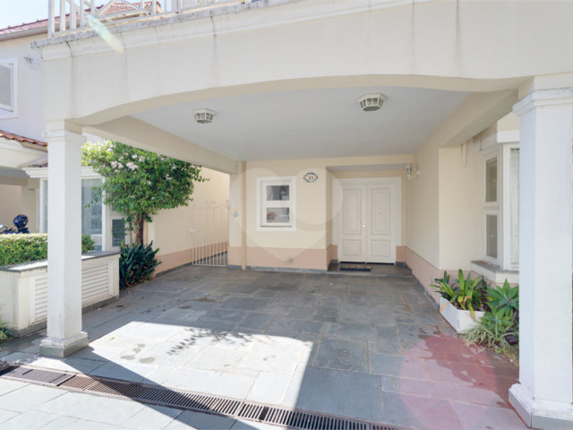 Casa à venda com 4 quartos, sendo 2 suítes,  no condomínio Villa Franz Schubert, São Paulo - SP