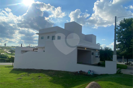 Casa à venda com 3 suítes no condomínio Residencial Central Parque, Salto - SP