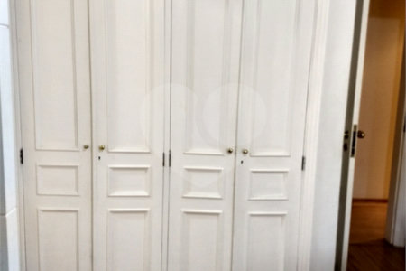 APARTAMENTO ALTO PADRÃO NA ACLIMAÇÃO A 36% ABAIXO DO VALOR DE MERCADO.