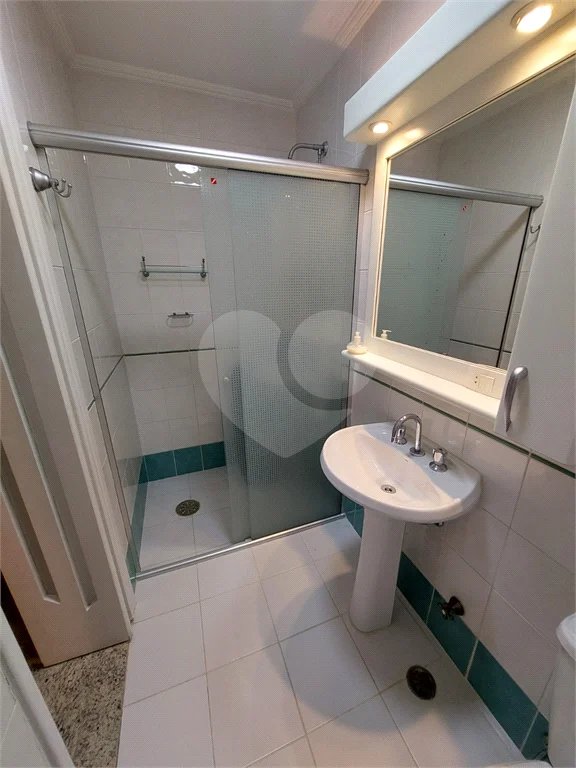 Sobrado á venda com 102m²- Vila Bertioga.