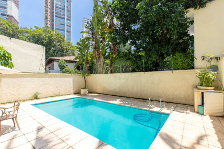 Apartamento para venda em Moema com 185m², 3 dormitórios sendo 1 suíte e 1 vaga