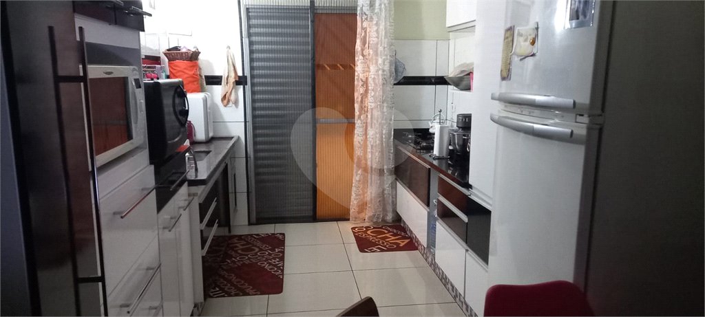 Casa à venda com 3 quartos em Jardim Santa Helena, Itaquaquecetuba, SP