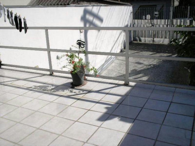 Sobrado à venda com 4 quartos, sendo 1 suíte,  em Vila Nivi, São Paulo, SP