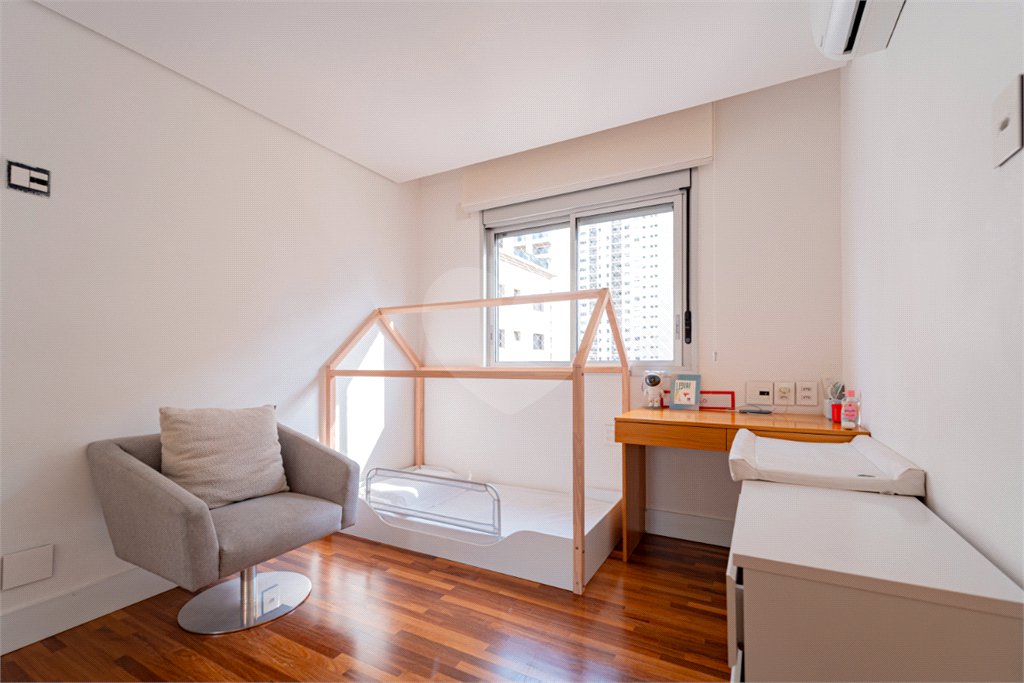 Apartamento à venda com 3 suítes em Campo Belo, São Paulo, SP