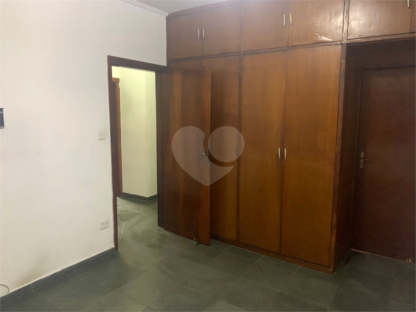 Casa à venda com 4 quartos, sendo 3 suítes, em Jardim Alvorada (zona Oeste), São Paulo, SP