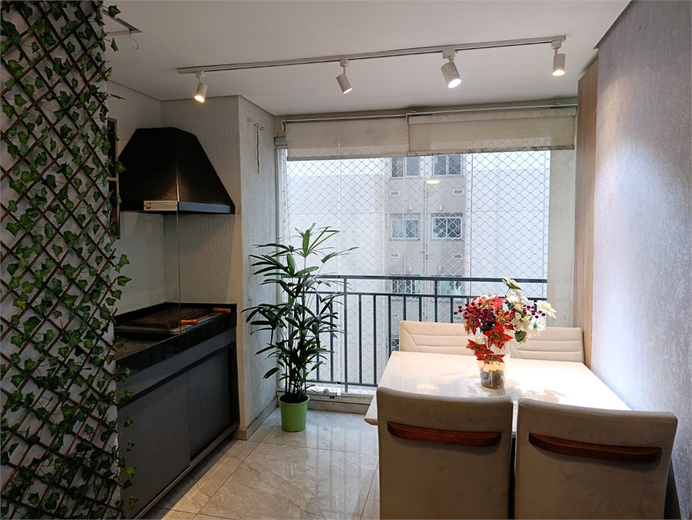 Apartamento à venda com 3 quartos, sendo 1 suíte, em Jardim Flor da Montanha, Guarulhos, SP