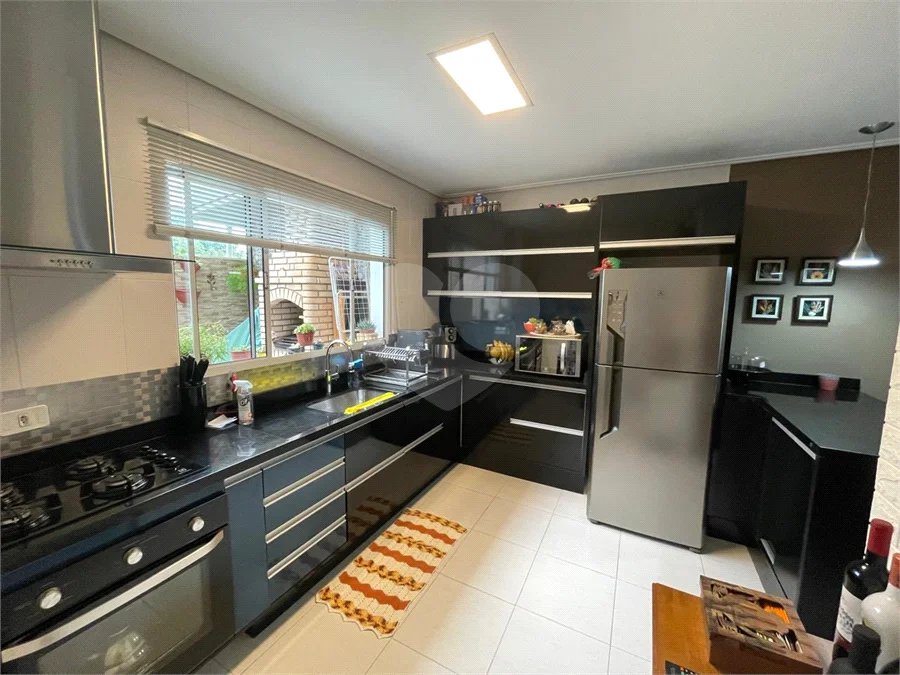 Casa à venda com 2 suítes no condomínio Cotia, Cotia - SP