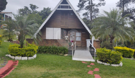 Casa Térrea à venda com 5 quartos, sendo 3 suítes,  em Serra da Cantareira, Mairiporã, SP