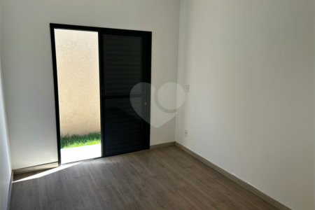 Casa à venda com 2 quartos, sendo 1 suíte,  no condomínio Residencial Marina, Itapetininga - SP