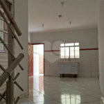 Sobrado à venda com 3 quartos, sendo 1 suíte, em Jardim Las Vegas, Santo André, SP