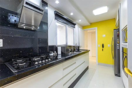 Apartamento à venda com 3 suítes em Vila Romana, São Paulo, SP