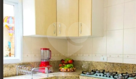 Sobrado à venda com 3 suítes em Vila Scarpelli, Santo André, SP