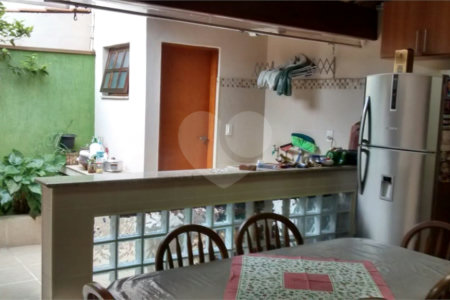 Casa à venda com 2 quartos em Vila Suissa, Mogi das Cruzes, SP