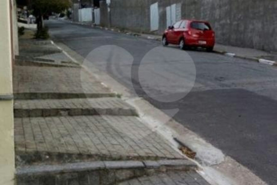 Casa Térrea à venda com 4 quartos, sendo 1 suíte, em Jardim Floresta, São Paulo, SP