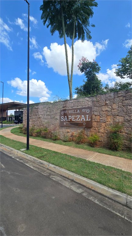 Terreno à venda no Condomínio Jardim Villa Sapezal, em Indaiatuba (Chácara Alvorada) — R$ 580.000,00 - Terreno com 360m² de área total (12x30), o terreno é plano e está localizado na entrada do condominio,O Jardim Villa Sapezal conta com infraestrutura completa, ruas largas e pavimentadas, portaria