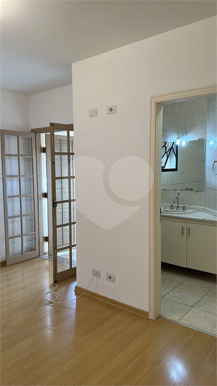 Casa para alugar com 3 suítes no condomínio Jardim Siriema, Atibaia - SP