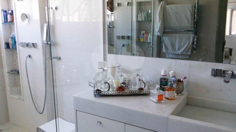 Apartamento à venda com 3 suítes em Morumbi, São Paulo, SP