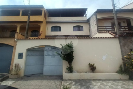 Casa à venda com 2 quartos, sendo 1 suíte, no condomínio Parque Central, Rio de Janeiro - RJ
