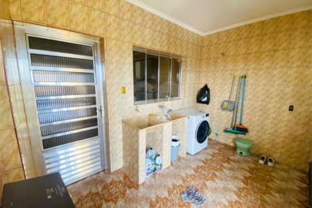 Sobrado à venda com 3 quartos, sendo 1 suíte, em Jardim Aeroporto III, Mogi das Cruzes, SP