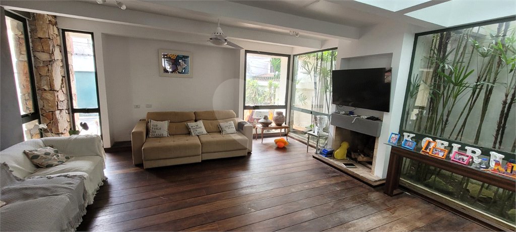 Casa à venda ou para alugar com 3 quartos, sendo 2 suítes, em Alto da Boa Vista, São Paulo, SP