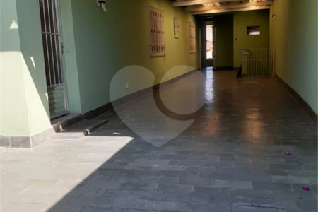 Sobrado à venda com 4 quartos em Vila Correa, Ferraz de Vasconcelos, SP