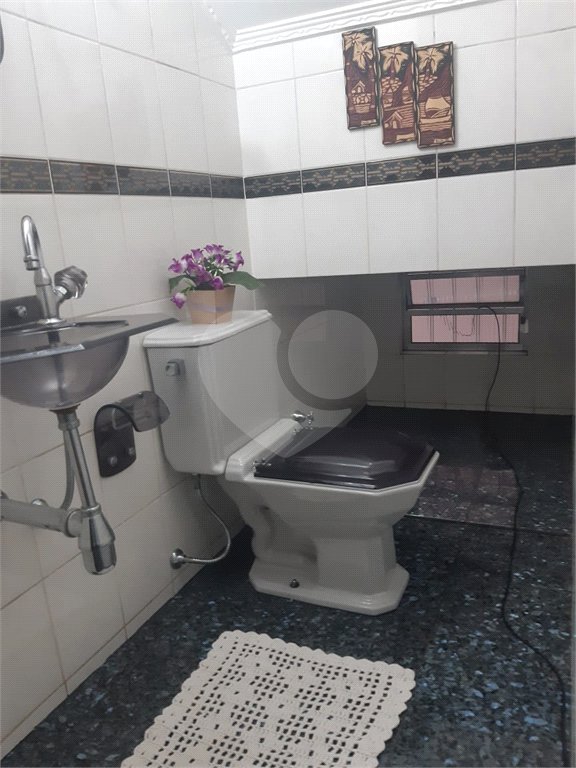 Sobrado à venda com 5 quartos, sendo 3 suítes, em Horto, São Paulo, SP