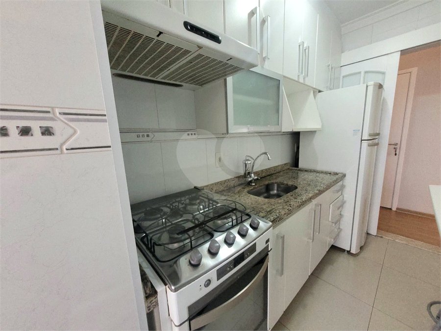 Apartamento para alugar com 2 quartos em Vila Anastácio, São Paulo, SP