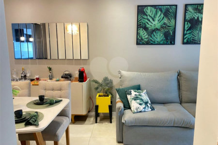 Apartamento à venda com 2 quartos, sendo 1 suíte,  em Jardim Rosa de Franca, Guarulhos, SP