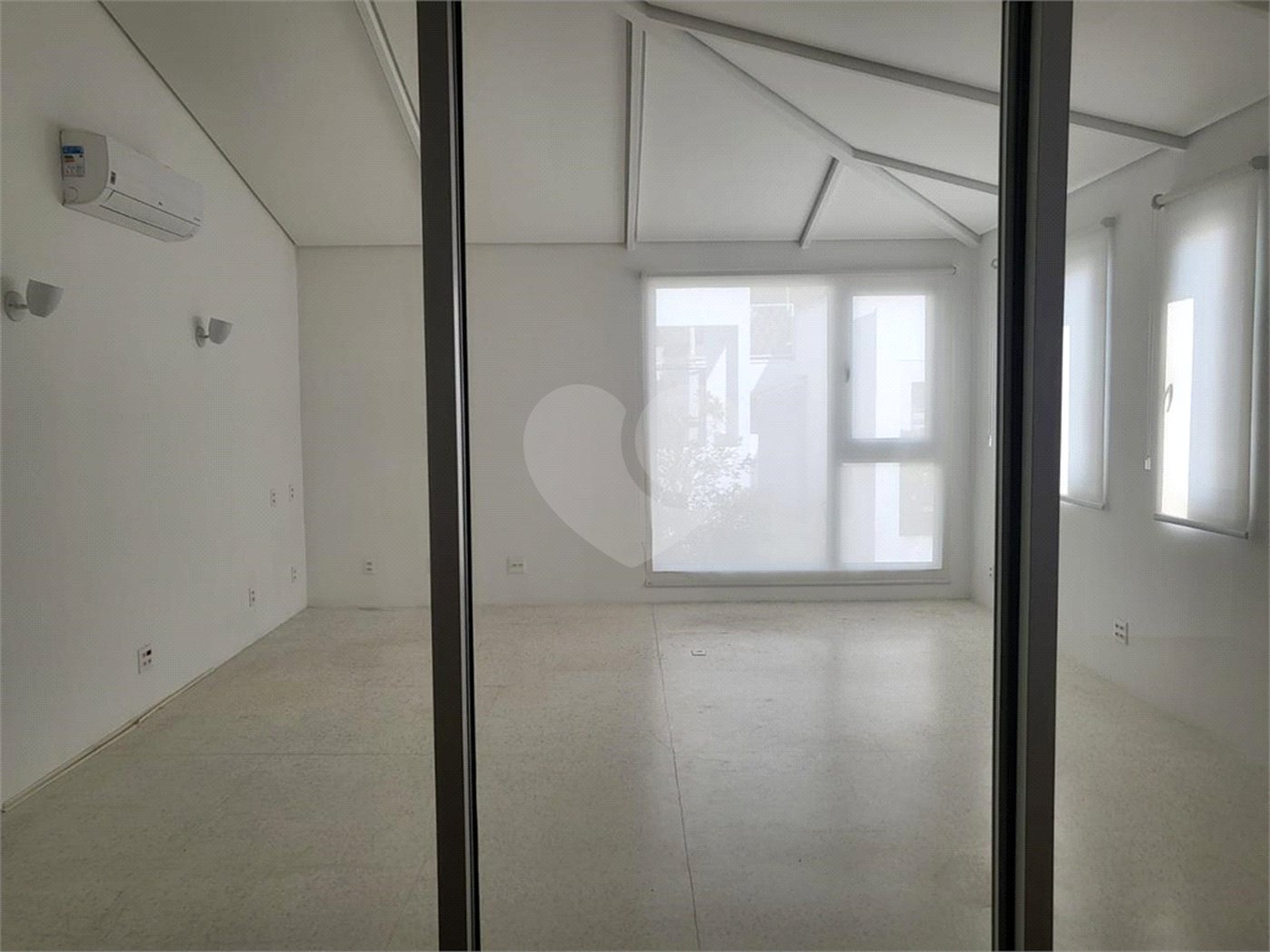 Sobrado à venda ou para alugar com 3 quartos, sendo 1 suíte, em Água Branca, São Paulo, SP