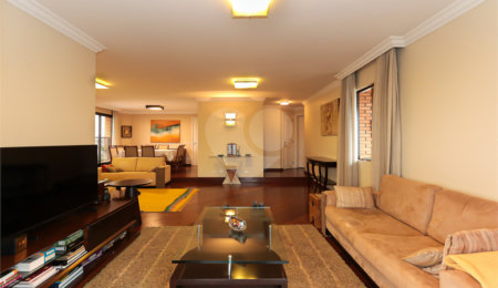 Apartamento à venda com 3 quartos, sendo 2 suítes,  em Campo Belo, São Paulo, SP