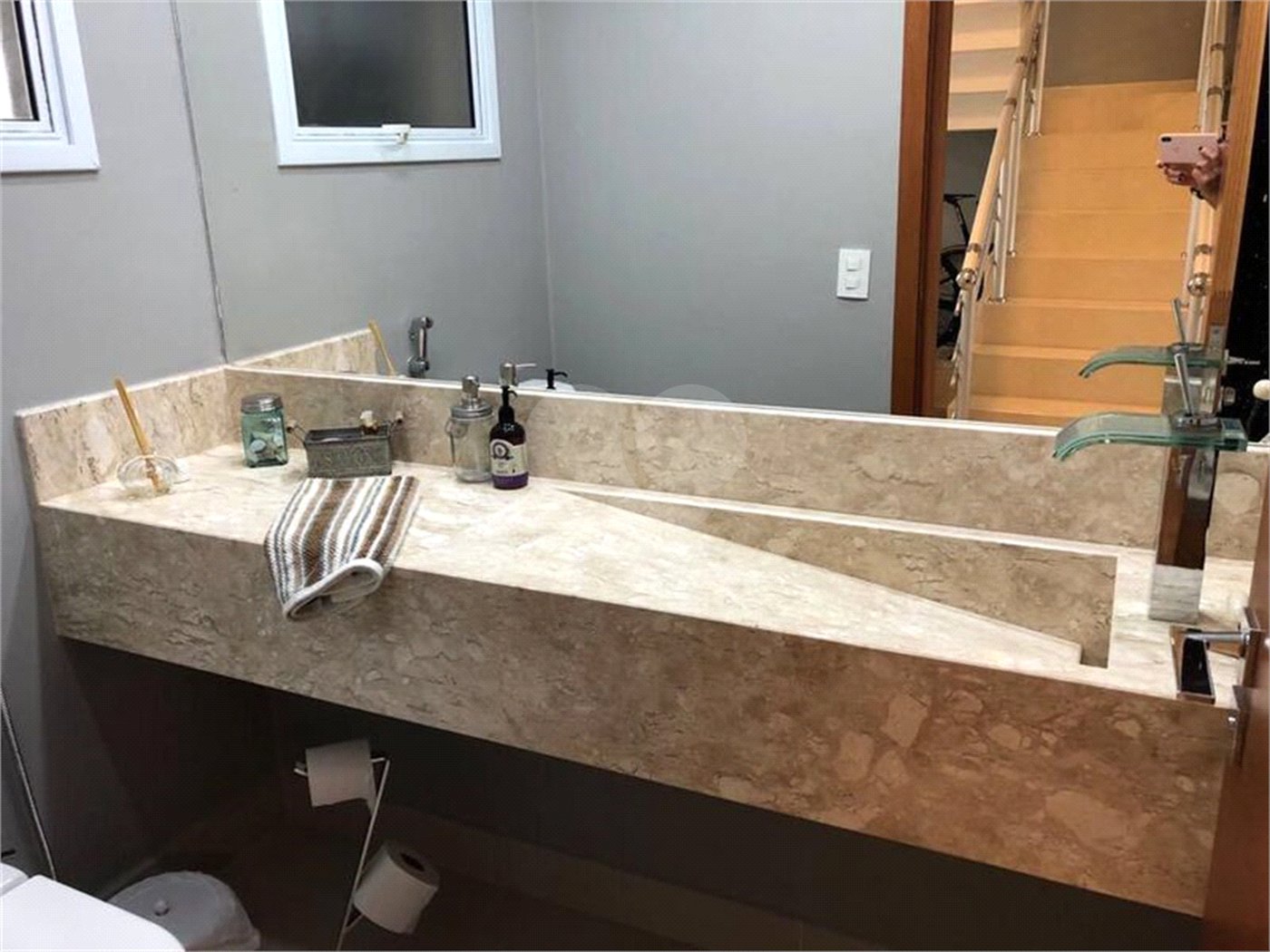Casa à venda com 4 quartos, sendo 3 suítes, no condomínio Residencial Terra Nobre, Indaiatuba - SP