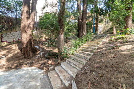 Casa Térrea à venda com 9 quartos, sendo 3 suítes, em Vila Romana, São Paulo, SP