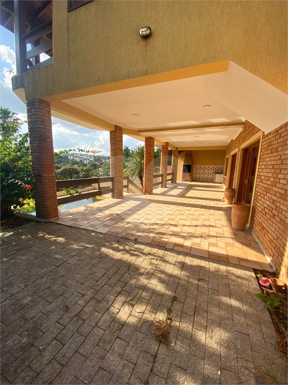 Casa à venda com 3 quartos, sendo 1 suíte, no condomínio Estância Marambaia, Vinhedo - SP