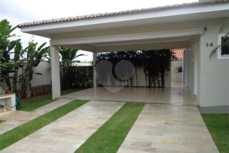 Casa à venda com 3 suítes no condomínio Terras de São Francisco, Vinhedo - SP