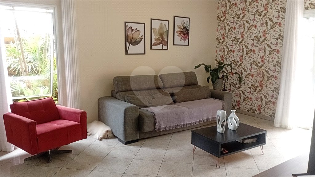 Casa à venda com 4 quartos, sendo 2 suítes, no condomínio Canamari, São Paulo - SP