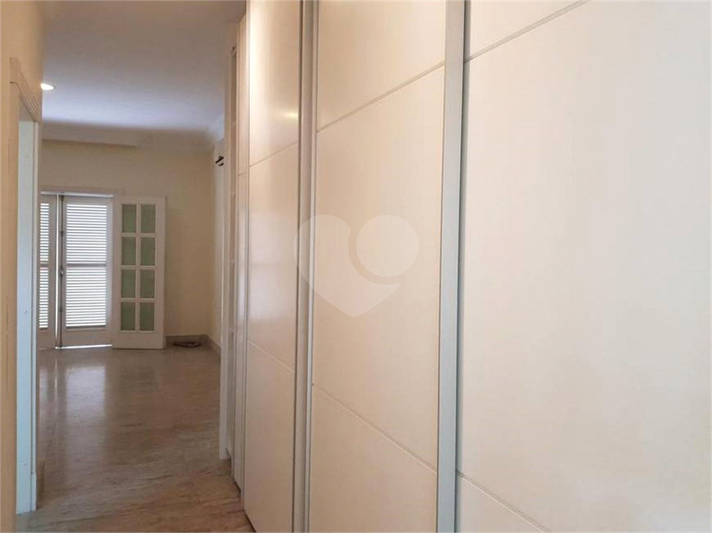 Casa à venda com 4 suítes no condomínio Vilaretto, São Paulo - SP