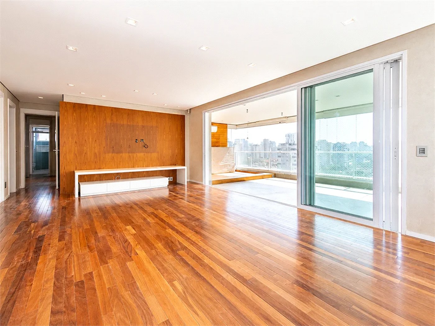 Apartamento à venda com 4 suítes em Cidade Monções, São Paulo, SP