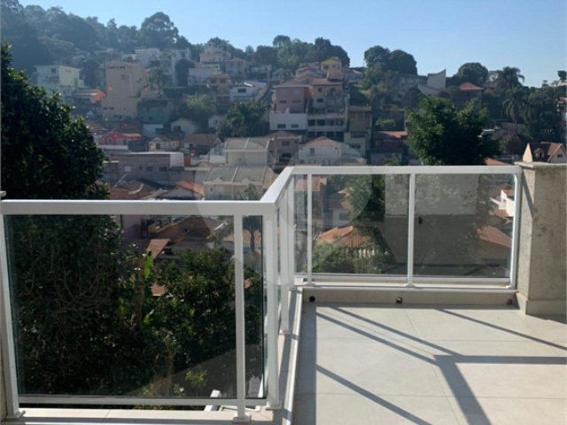Sobrado à venda com 3 quartos, sendo 1 suíte,  em Vila Irmãos Arnoni, São Paulo, SP