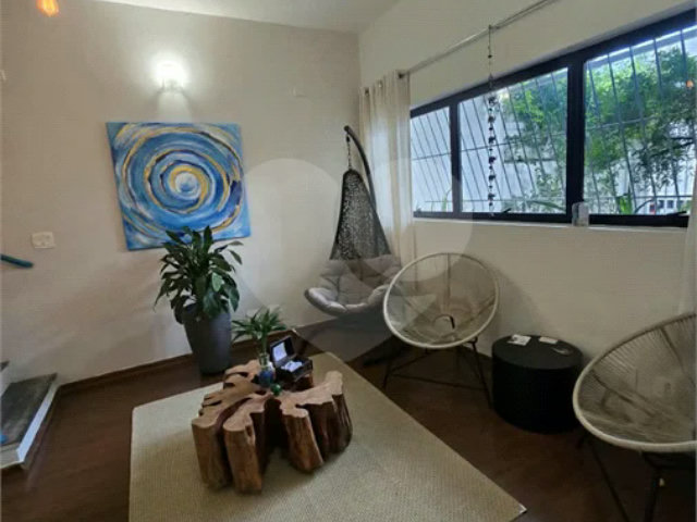 Sobrado à venda com 3 quartos, sendo 1 suíte,  em Chácara Santo Antônio, São Paulo, SP