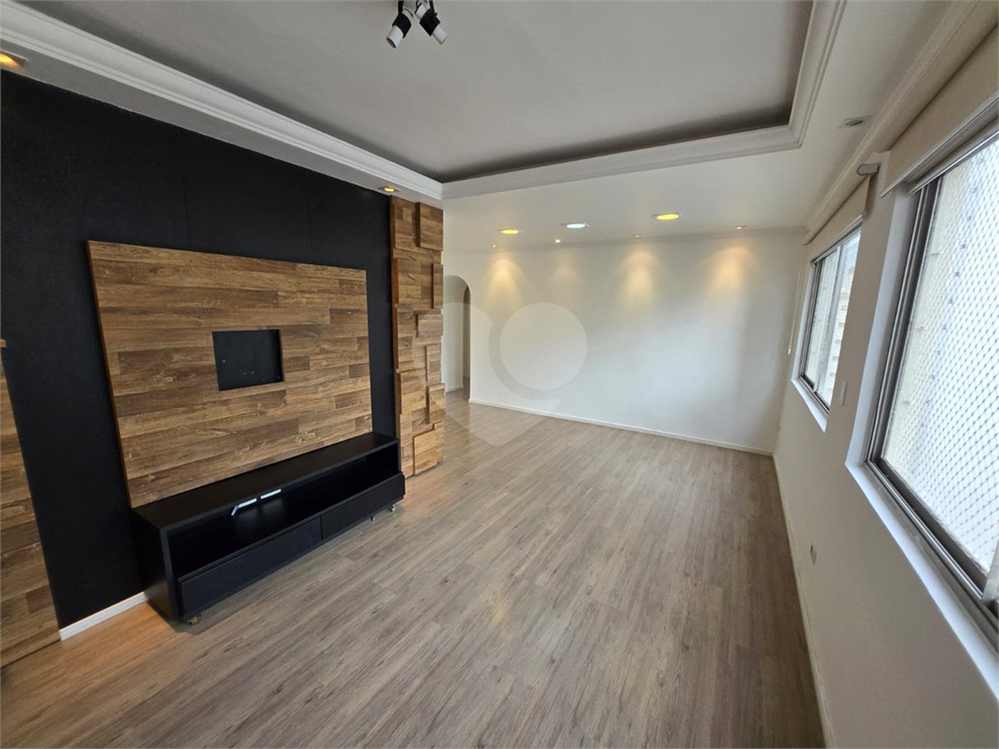 Apartamento à venda com 3 quartos, sendo 1 suíte,  em Indianópolis, São Paulo, SP