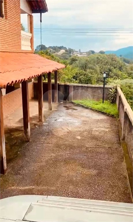 Sobrado à venda com 3 suítes em Barreiro, Mairiporã, SP