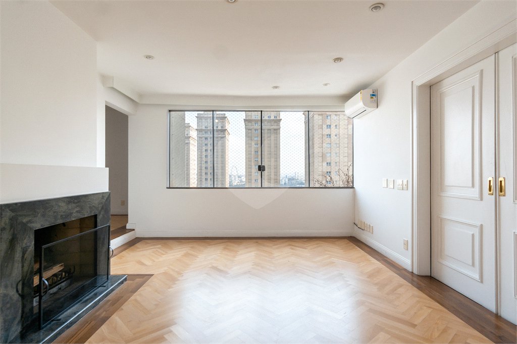 Duplex à venda com 6 quartos, sendo 4 suítes, em Alto de Pinheiros, São Paulo, SP