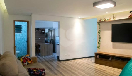 Casa à venda com 3 suítes em Chora Menino, São Paulo, SP