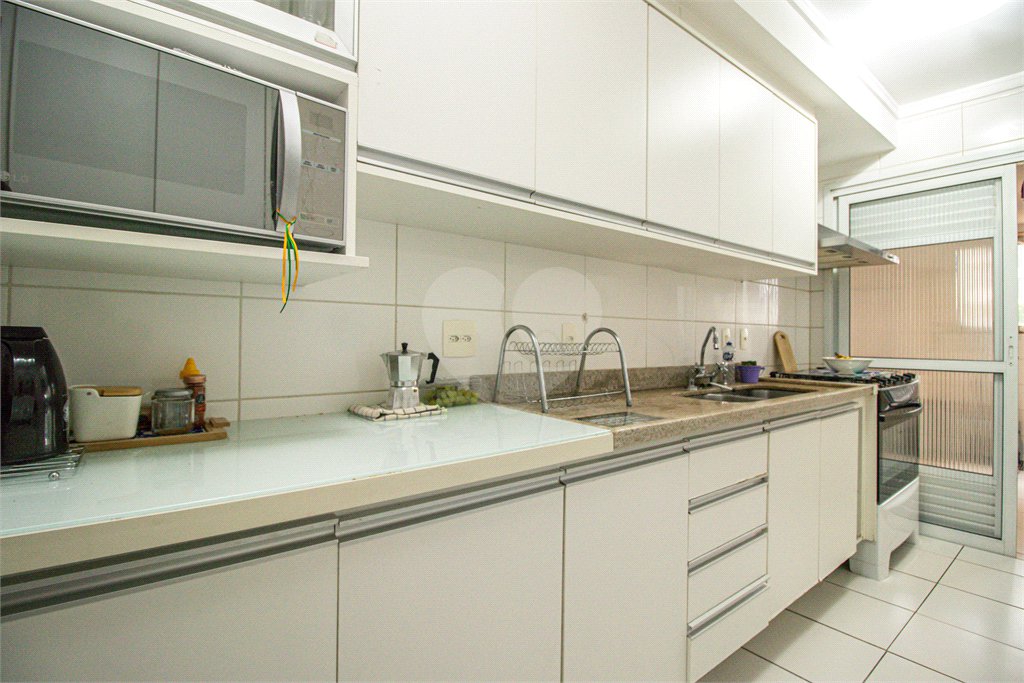 Apartamento à venda com 4 quartos, sendo 2 suítes, em Jardim Prudência, São Paulo, SP